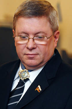 Первый вице-спикер Совета Федерации Александр Торшин - ДУРАК! (оценочное суждение) http://ura.ru/images/news/130/727/1052130727/torshin.jpg