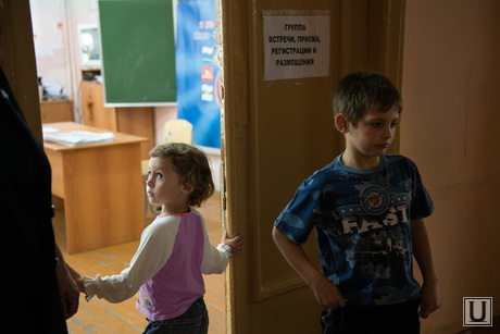 Виктор Шептий в лагере беженцев. Каменск-Уральский, дети, лагерь беженцев