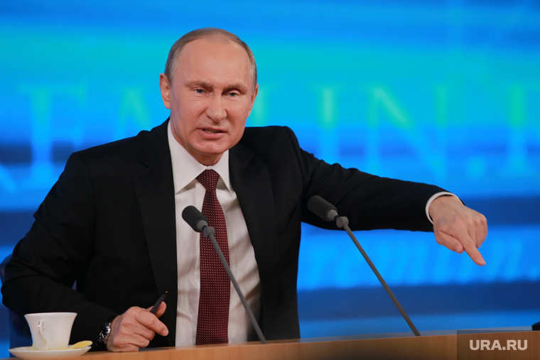 Владимир Путин отметил День ангела массовыми отставками