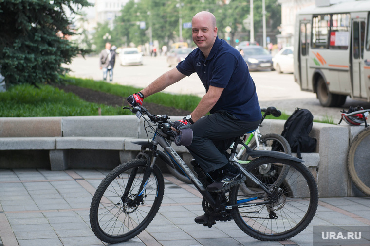 Велосипедисты у администрации Екатеринбурга, свалов егор