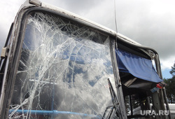 Автобус с уральскими туристами из Геленджика попал в жуткую аварию. «Мы на трассе, турфирма трубки не берет». ФОТО