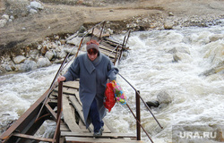 На Южном Урале весенние воды смыли первый мост. А паводок еще и не начинался. ФОТО