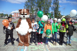 Ханты-Мансийский банк устроил праздник для детей. ФОТО